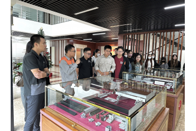 Buổi tham quan thực tế tại KIMSEN của sinh viên Trường Đại học Ngoại Thương