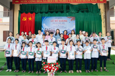KIMSEN TRAO HỌC BỔNG, TIẾP SỨC TINH THẦN HIẾU HỌC TẠI TRƯỜNG THCS LONG CHÂU