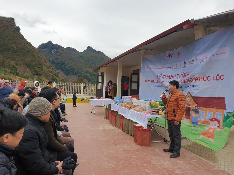Chủ tịch công đoàn Đài tiếng nói Việt Nam phát biểu trong buổi lễ