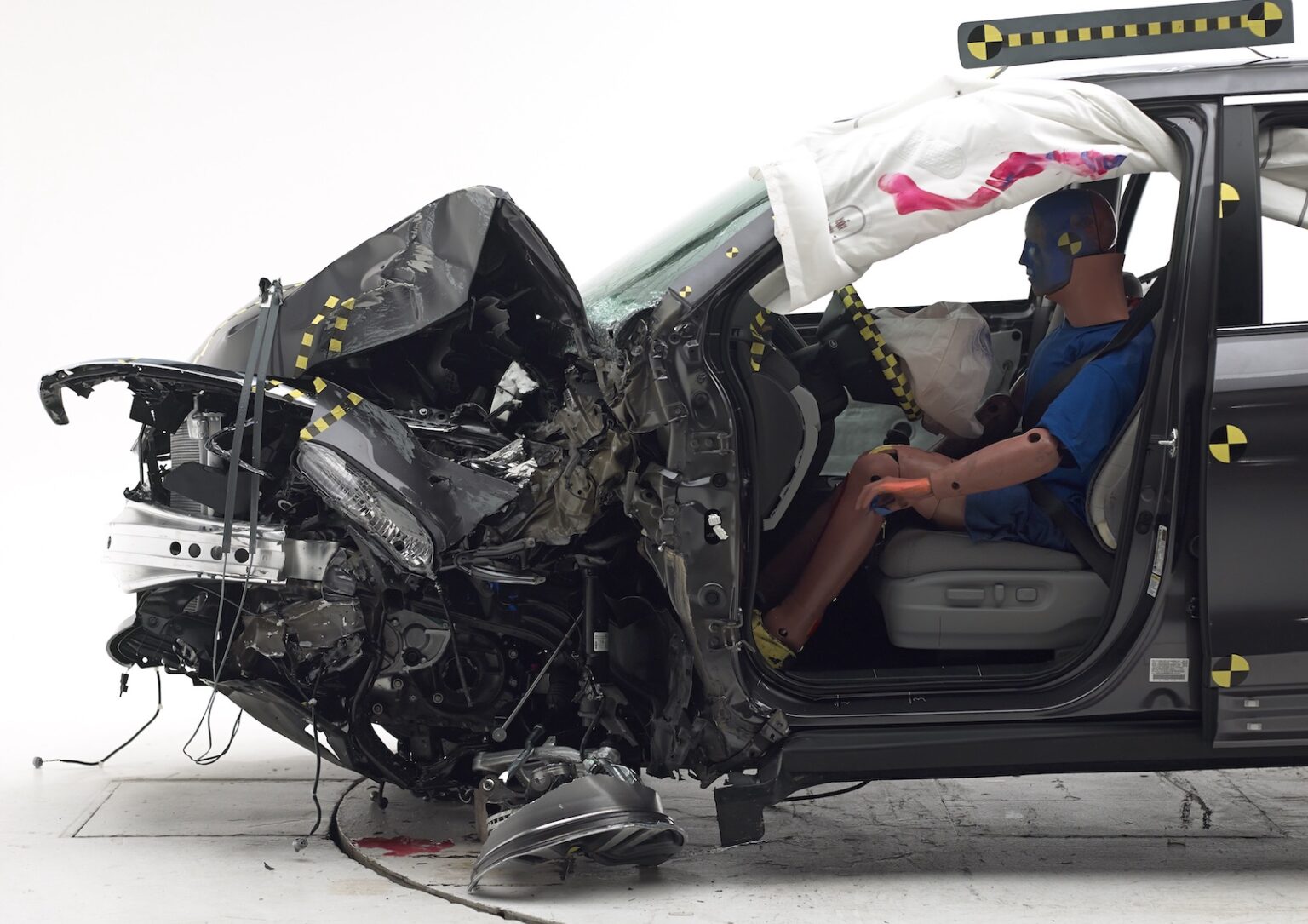 small overlap front crash test 
